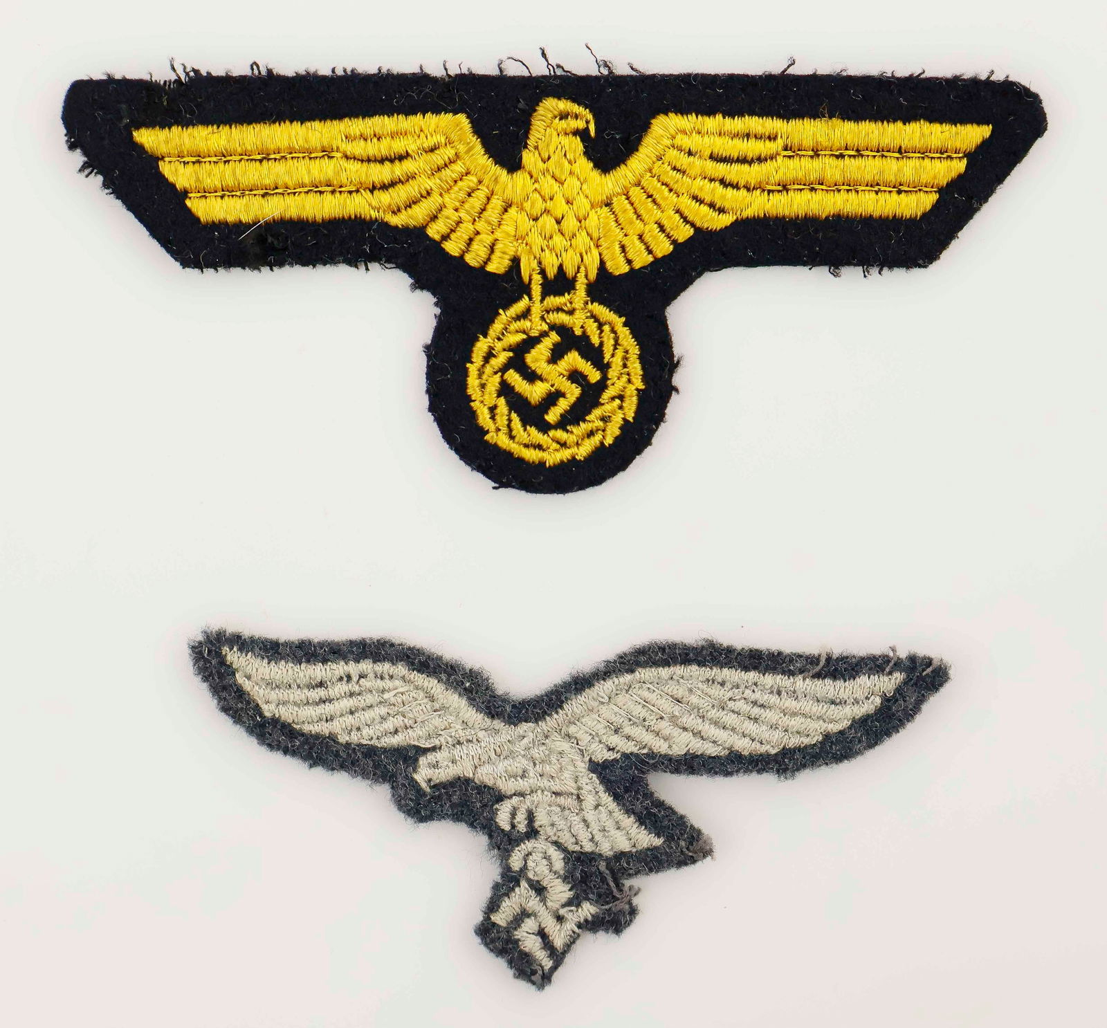 WORLD WAR II GERMAN INSIGNIA (2) (1 of 2)