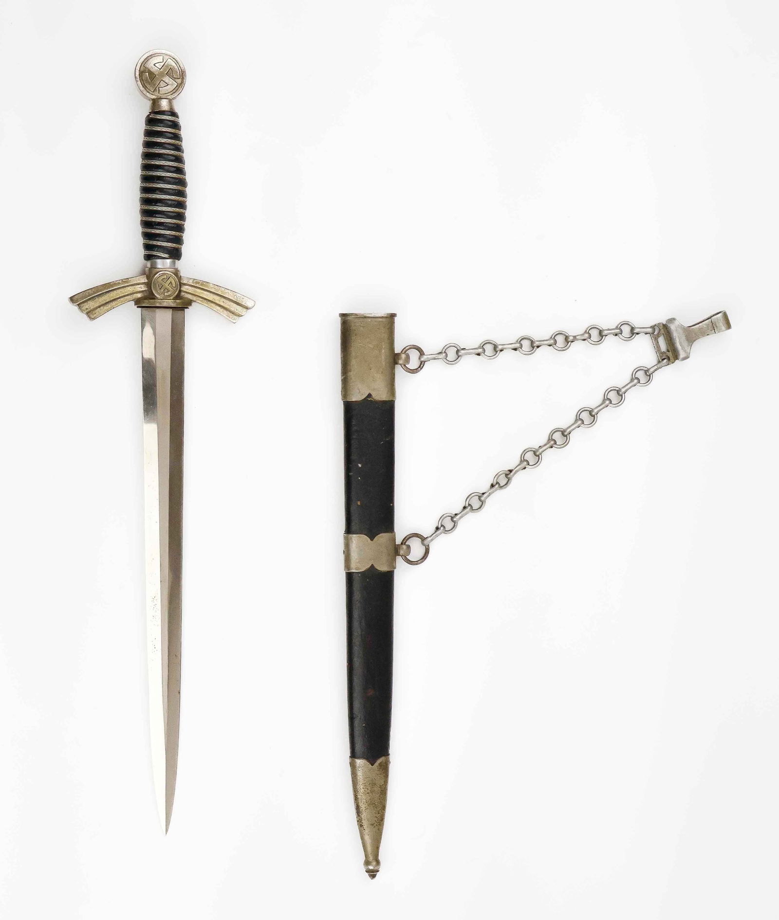 LUFTWAFFE DAGGER, FIRST MODEL WITH HANGER (1 of 4)