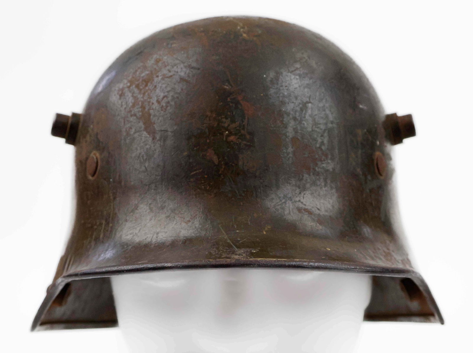 GERMAN WWI M16 STAHLHELM HELMET (1 of 3)
