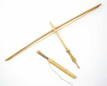 MONTAGNARD CROSSBOW AND ARROWS