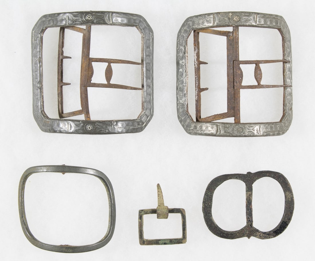 REVOLUTIONARY WAR BUCKLES (1 of 2)