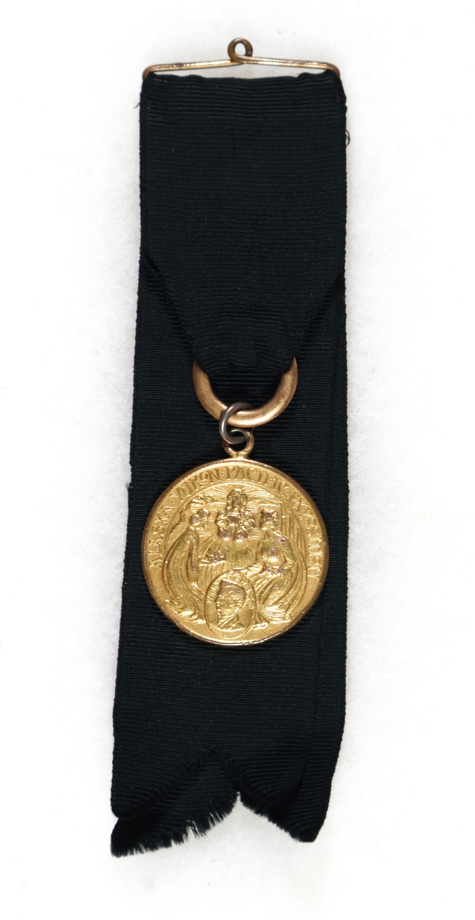 1909 ALASKA-YUKON PACIFIC EXPOSITION MEDAL (1 of 3)