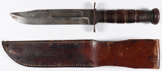 WORLD WAR II USMC MK2 KNIFE WITH SHEATH