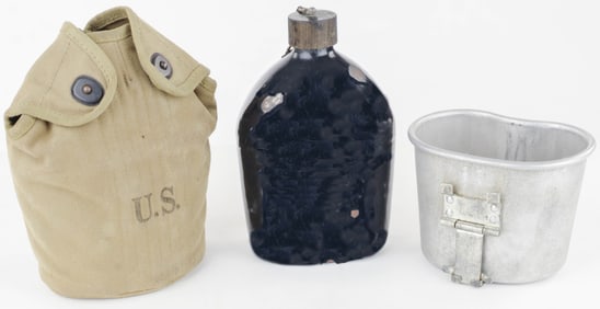 1942 ENAMELED CANTEEN WITH ALUMINUM CUP AND CARRIER
