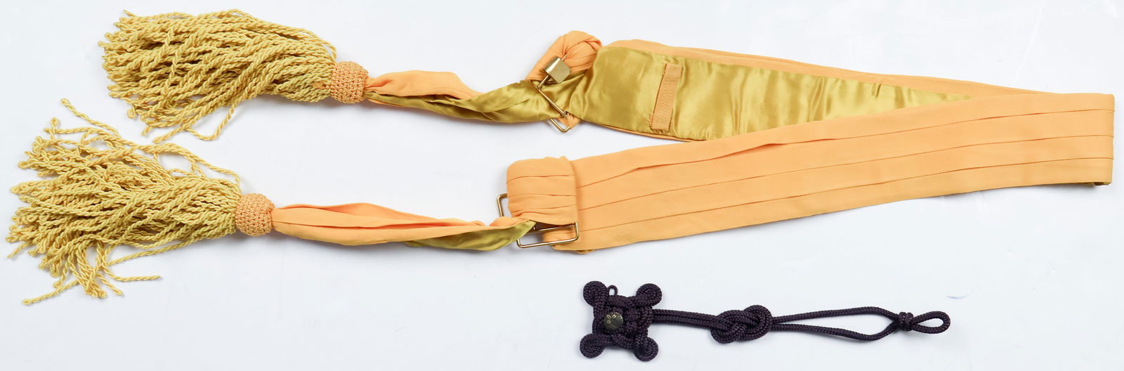 GEN. ROBERT C. RICHARDSON, JR. GOLD SILK DRESS BELT AND JAPANESE AIGUILLETTE (1 of 9)