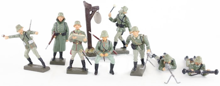 GERMAN WORLD WAR I TOY SOLDIERS (8)