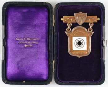 DISTINGUISHED MARKSMAN BADGE (IDENTIFIED)