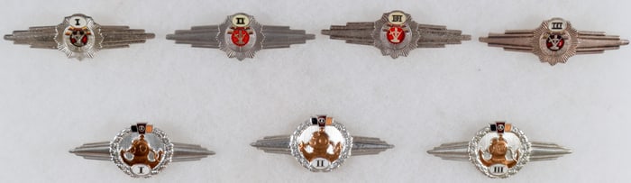 EAST GERMAN BADGES (7)