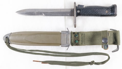 VIETNAM ERA M5 BAYONET