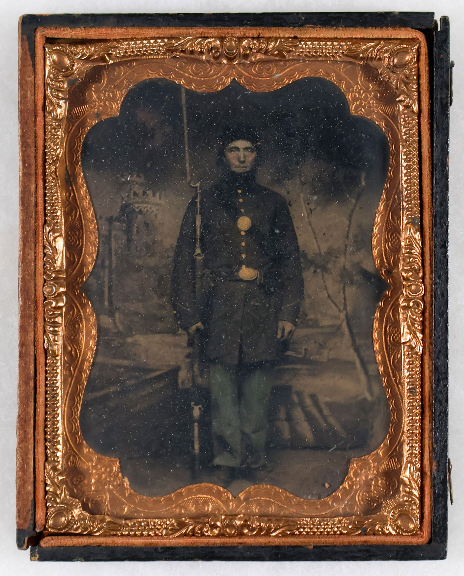 DAGUERREOTYPE OF A UNION SOLDIER (1 of 2)