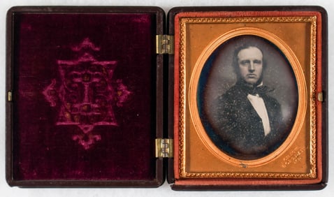 DAGUERREOTYPE IN FINE CASE