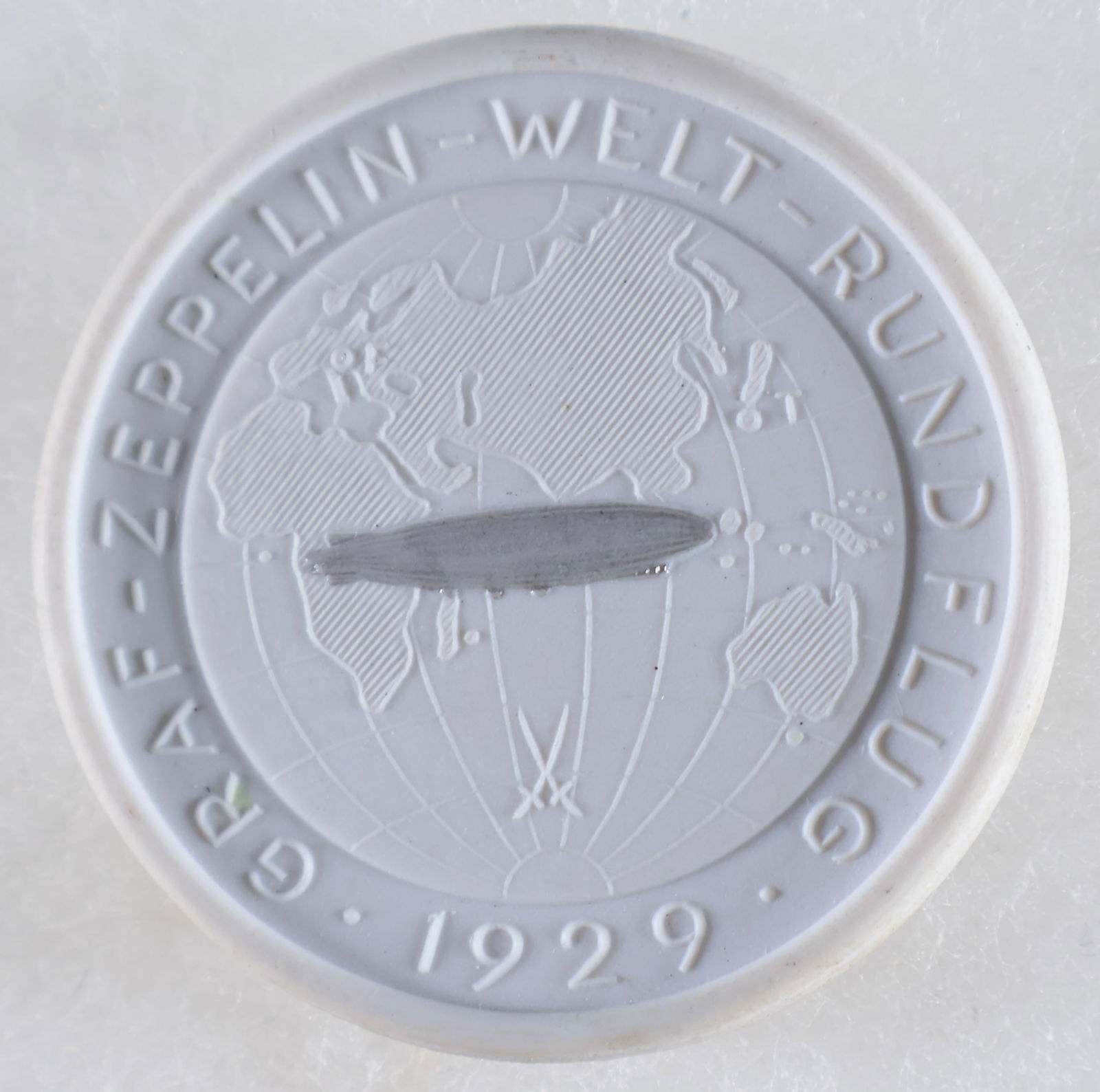 1929 GRAF ZEPPELIN PORCELAIN TABLE MEDAL (1 of 4)