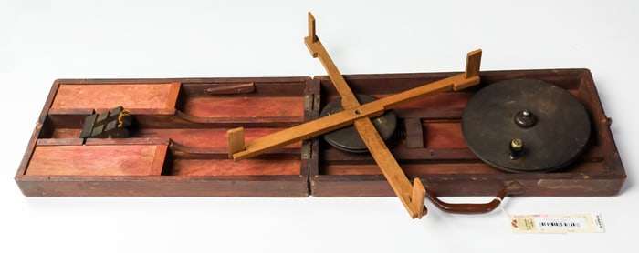 MOHANDAS K. GANDHI SPINNING WHEEL