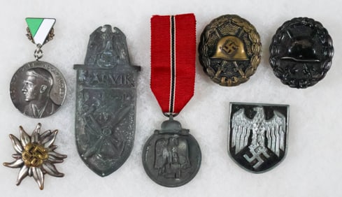 GERMAN MEDALS AND INSIGNIA (8)