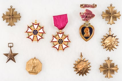 NAMED AMERICAN MEDALS OF WORLD WAR II (10)
