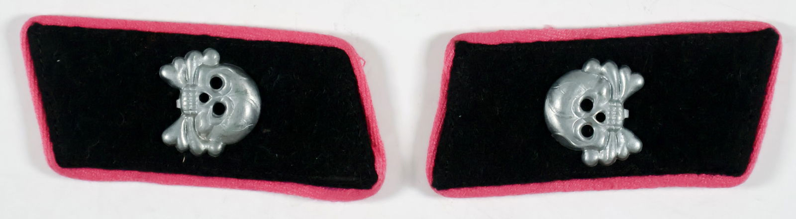 PANZER COLLAR TABS (2) (1 of 3)