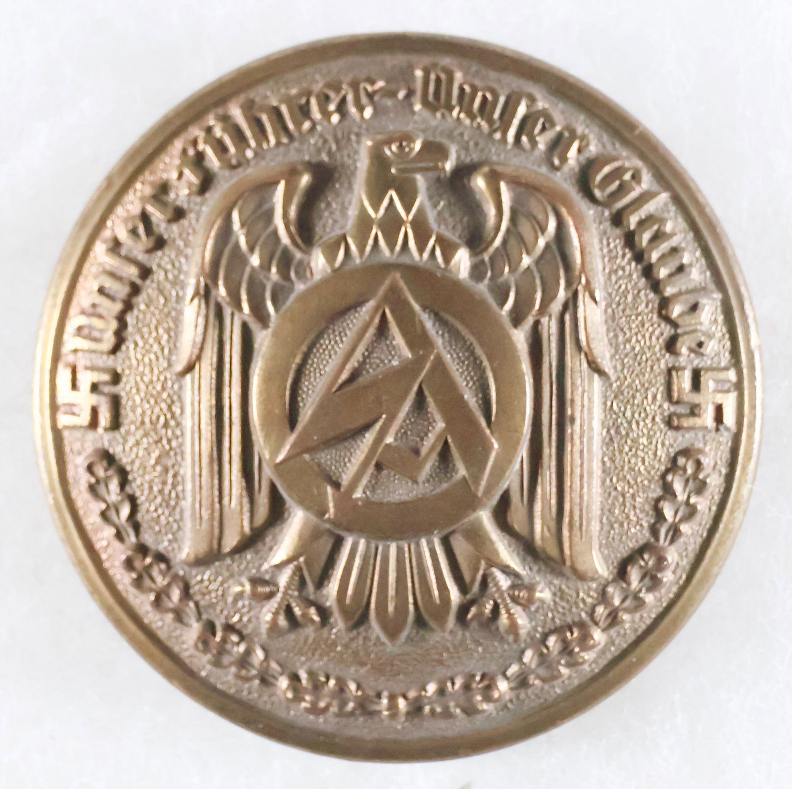 S.A. HIGH LEADER BELT BUCKLE: S.A. High Leader belt buckle, 2 in. diameter, lacking hasp. Maker marked on reverse. Estimated accordingly.