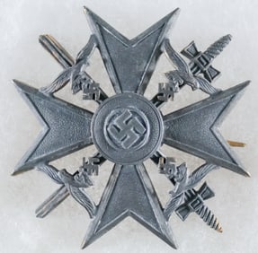 SPANISH CROSS WITH SWORDS IN GOLD