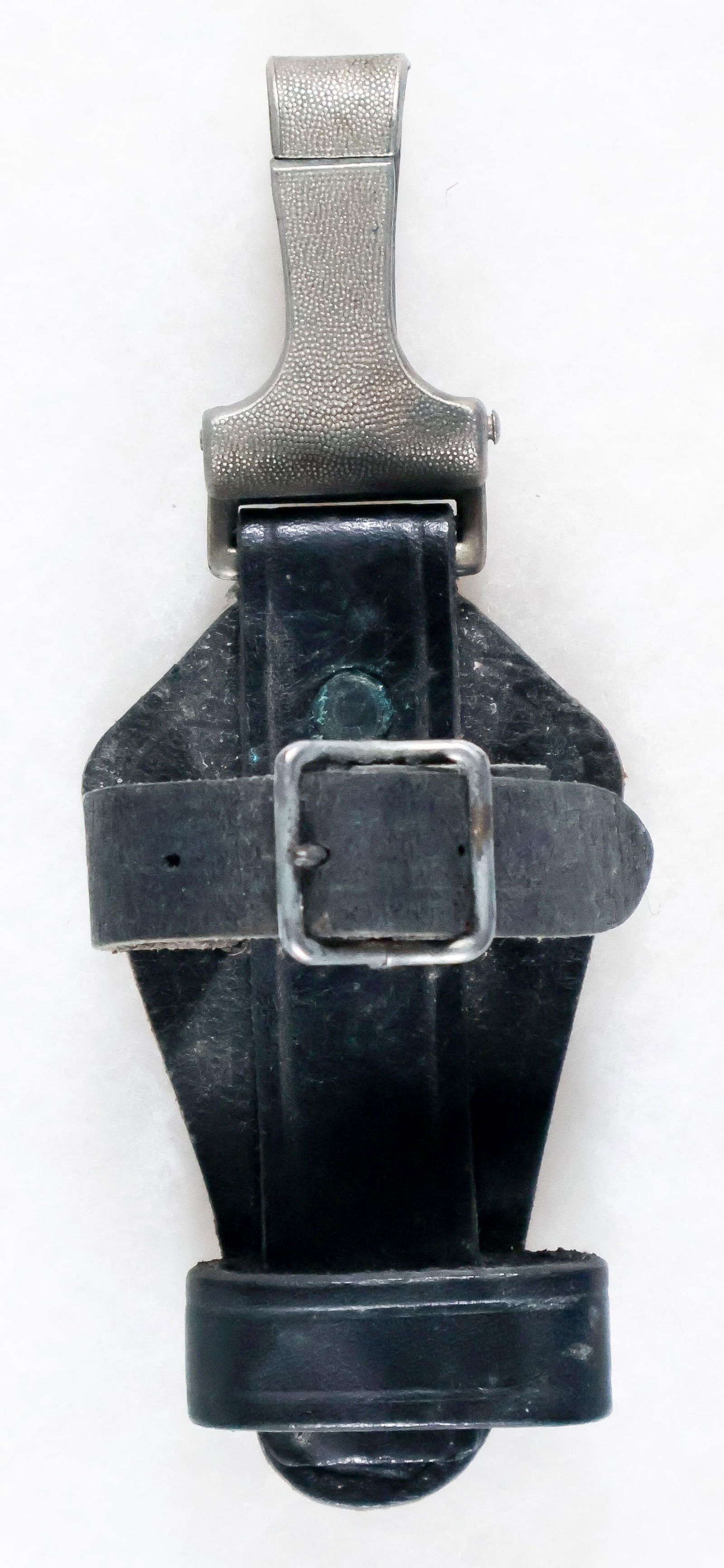 SS VERTICAL DAGGER HANGER (1 of 4)