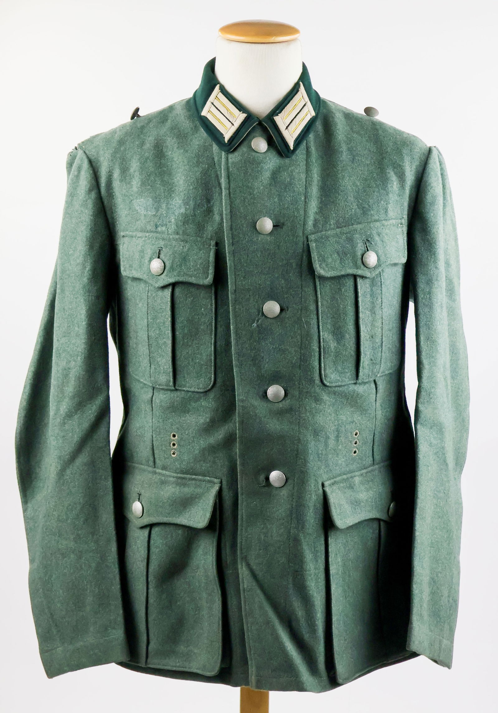 GERMAN M36 OFFICER'S COMBAT TUNIC (CAVALRY) (1 of 6)