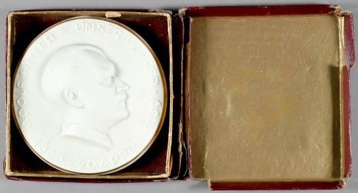 ADOLF HITLER TABLE MEDALLION