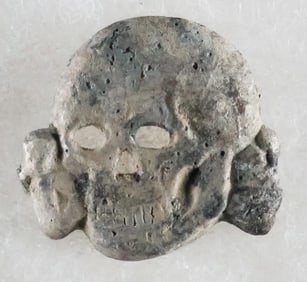 BATTLEFIELD RECOVERED SS TOTENKOPF CAP SKULL