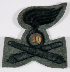ITALIAN 30TH ROYAL ARTILLERY HAT BADGE