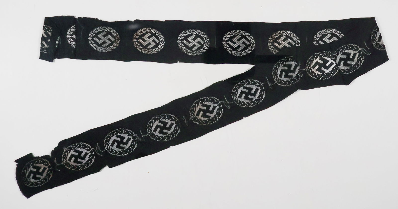 SCHUMA (POLICE) CAP INSIGNIA (18) (1 of 3)