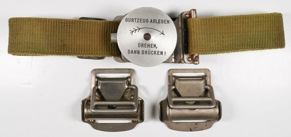LUFTWAFFE PARACHUTE HARNESS RELEASE