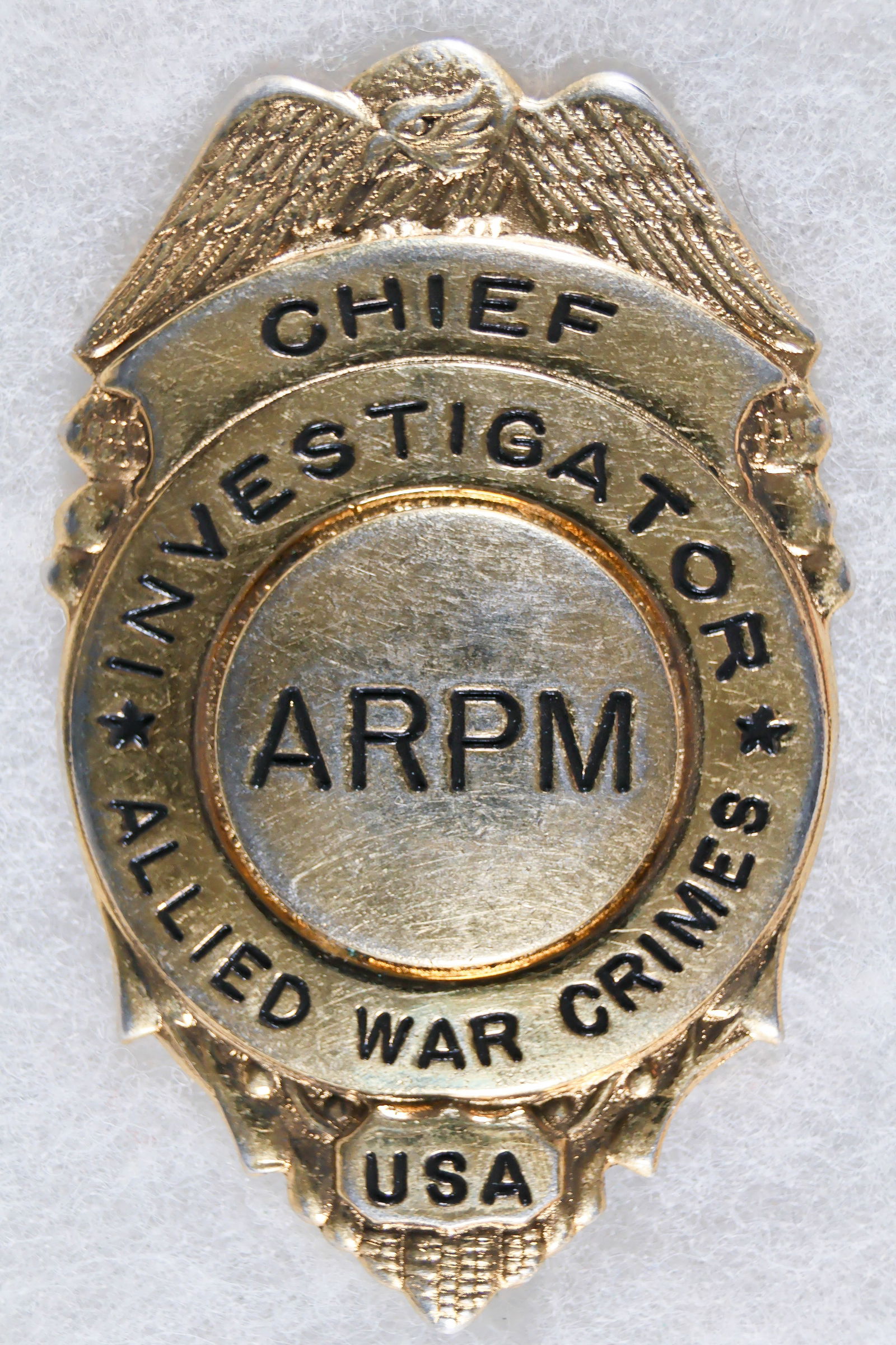 ALLIED WAR CRIMES CHIEF INVESTIGATOR BADGE (1 of 5)