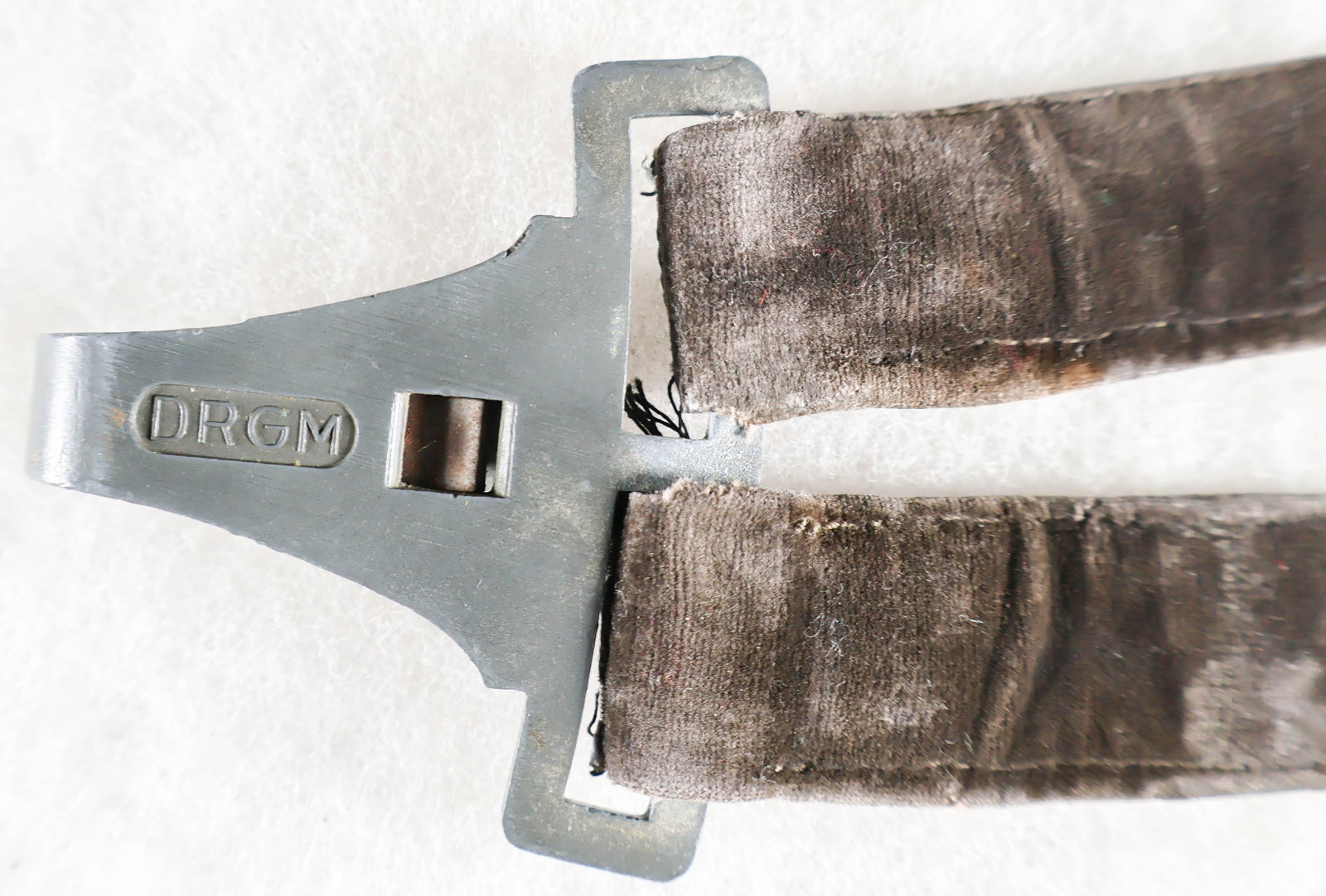 LUFTWAFFE DAGGER HANGERS - 5