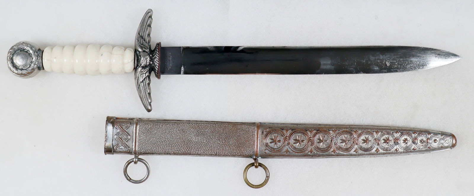 INDEPENDENT STATE OF CROATIA M1941 AIR FORCE OFFICER’S DAGGER: Very rare M1941 Croatian Air Force Officer's Dagger, 9.5 in. blade, 14.5 in. overall, with a pommel bearing the acronym ‘NHD' on one side, for ‘Nezavisna Drzava Hrvatska’, or the