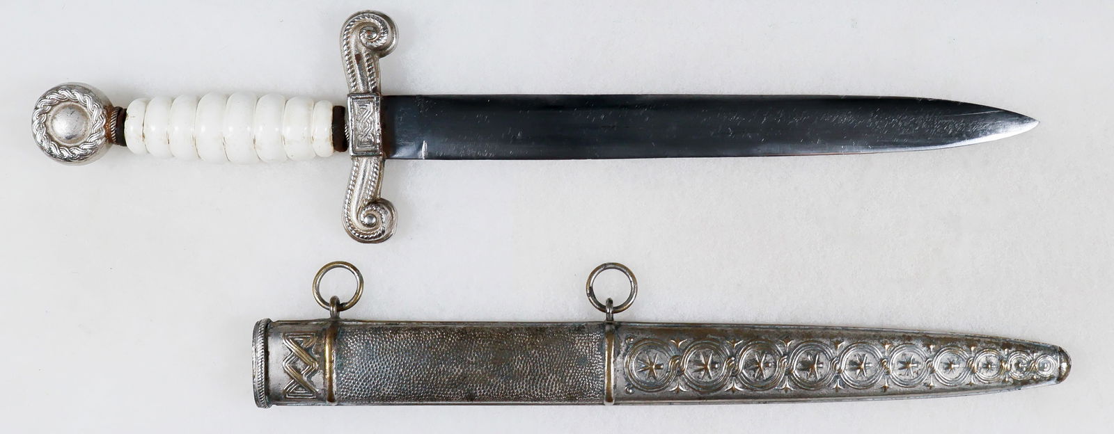 INDEPENDENT STATE OF CROATIA ARMY DAGGER BY BRACA KNAUS: A rare and attractive Croatian army dagger, 9.5 in. blade, 14 in. overall, with a pommel bearing the acronym ‘NHD' on one side, for ‘Nezavisna Drzava Hrvatska’, or the Independent