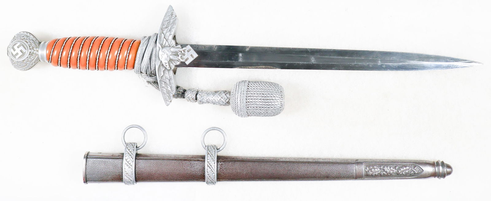 SECOND MODEL LUFTWAFFE DAGGER BY SMF, WITH PORTAPEE (1 of 9)