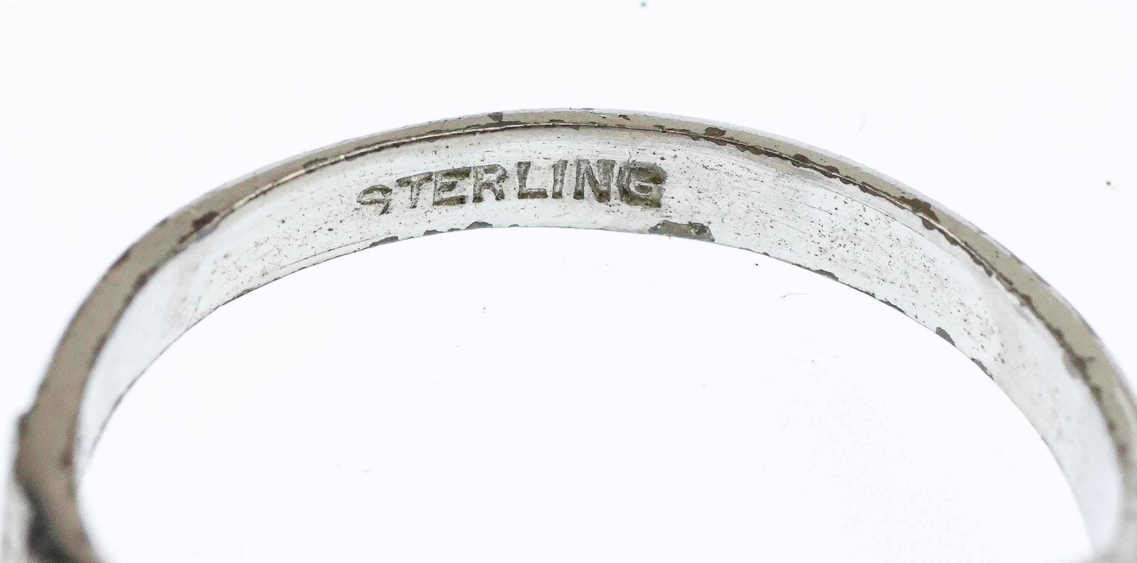 ‘RUPTURED DUCK’ RING - 4