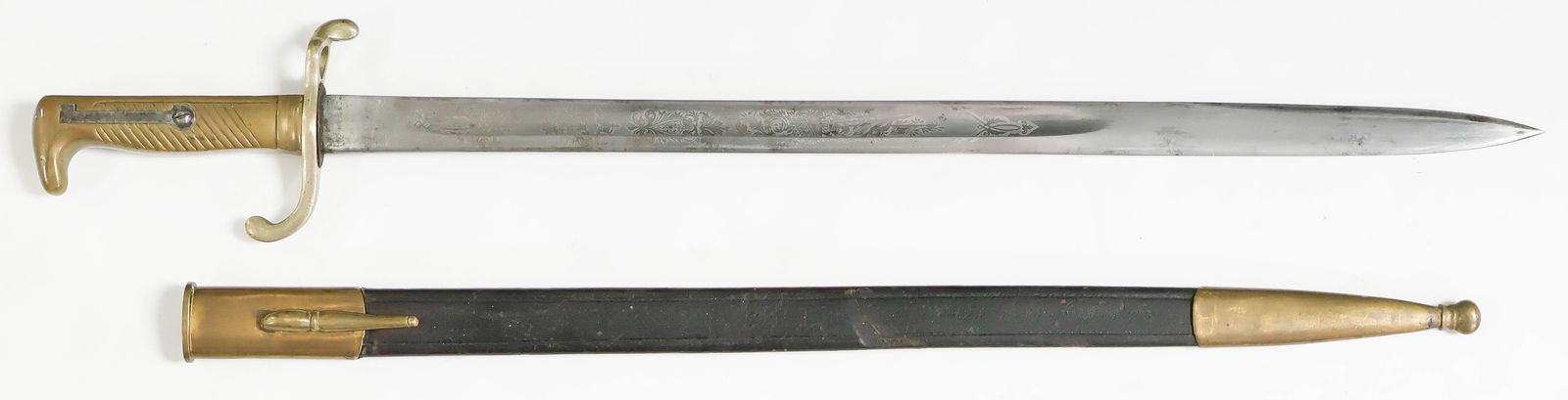 M1871 EXTRA-SEITENGEWEHR DRESS BAYONET BY CLEMENT & JUNG: Imperial German ‘Extra-Seitengewehr’-style dress bayonet patterned after that issued for the M1871 rifle, 18.75 in. blade, 23.25 in. overall, a privately-purchased piece for wear with a