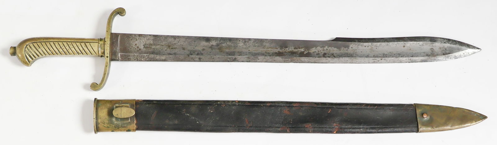 QUILLBACK FASCHINENMESSER SHORT SWORD: Likely pre-unification or Imperial German short sword of the pattern commonly called ‘faschinenmesser’ (fascine knife), 23.25 in. long overall, with an 18.25 in. single-edged