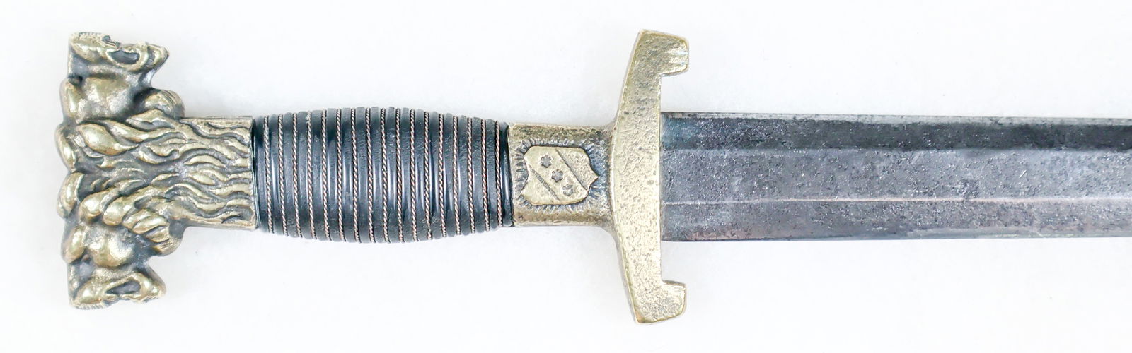 DAGGER WITH DOUBLE-HEADED LION POMMEL - 4