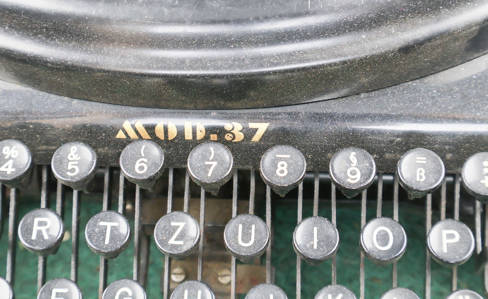 GEN. FRANZ HALDER'S PERSONAL WARTIME ADLER TYPEWRITER - 9