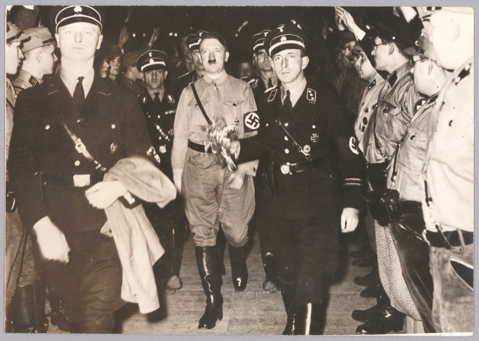 ADOLF HITLER (25) - 2