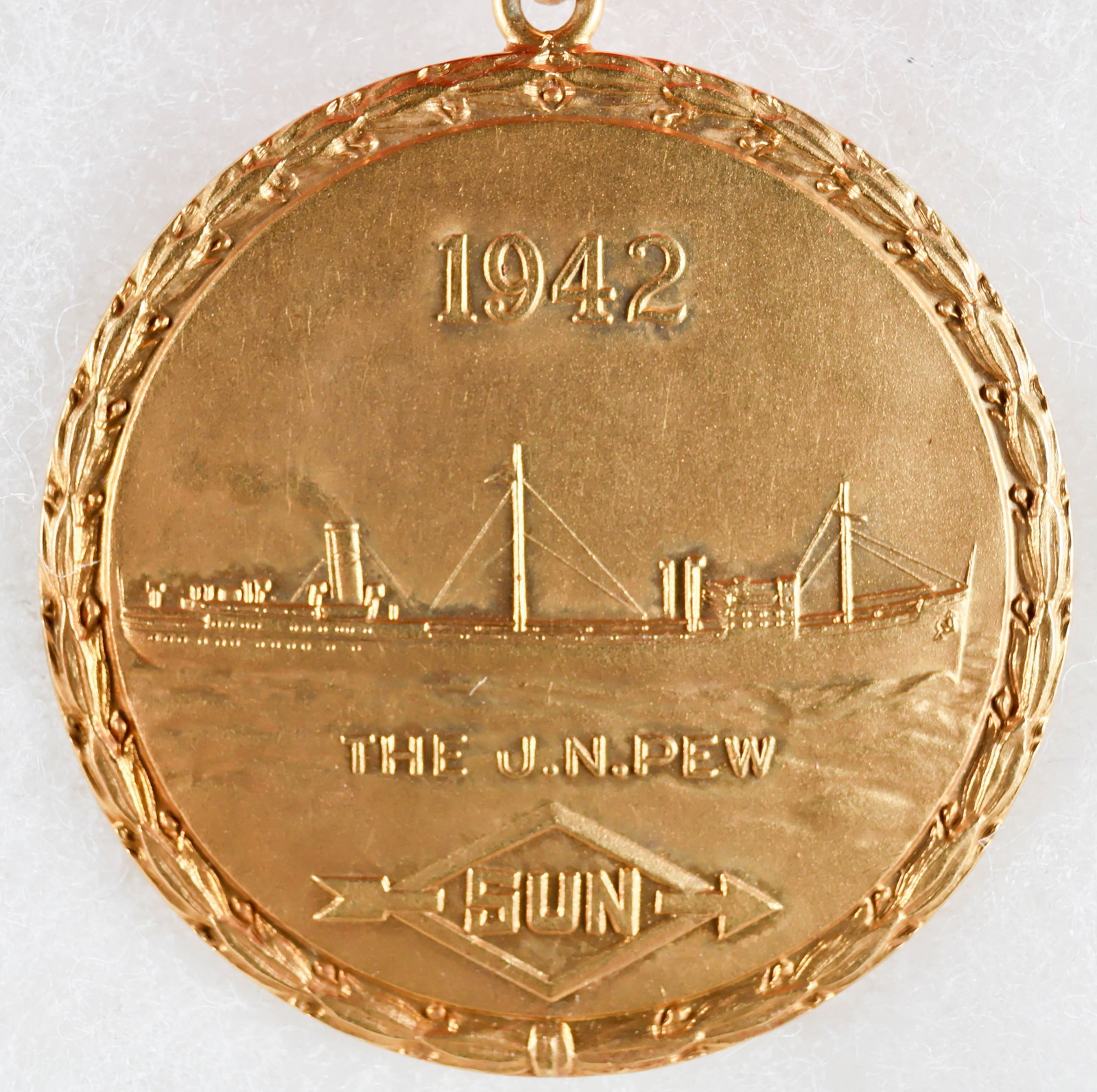 GOLD MEDAL GIVEN TO THE FAMILY OF A K.I.A. MERCHANT SAILOR (1 of 5)