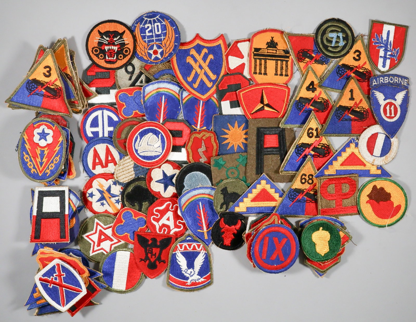 AMERICAN ARMY SHOULDER PATCH INSIGNIA (100+) (1 of 3)