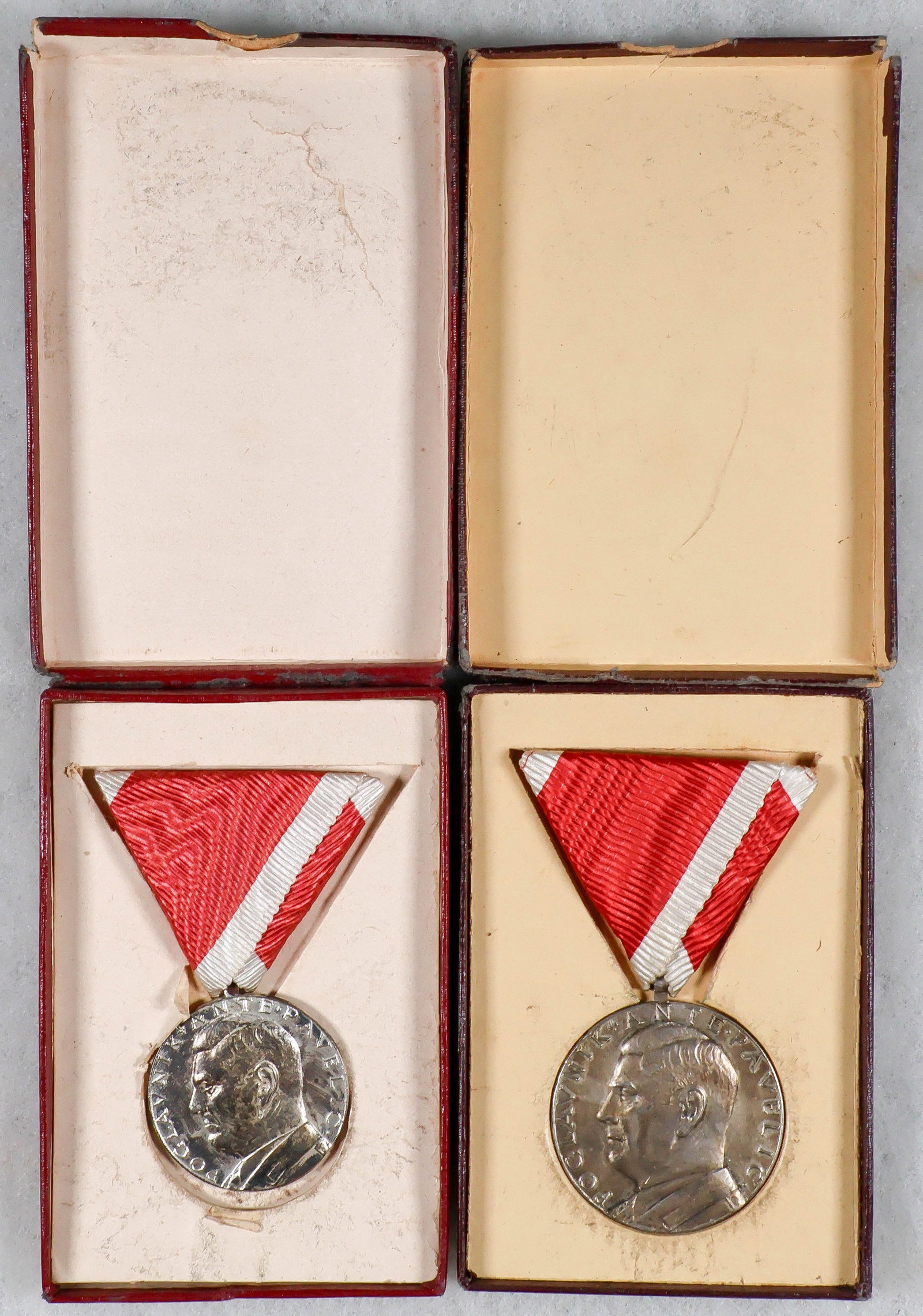 INDEPENDENT STATE OF CROATIA ANTE PAVELIC BRAVERY MEDAL, LARGE AND SMALL SILVER GRADES (1 of 6)