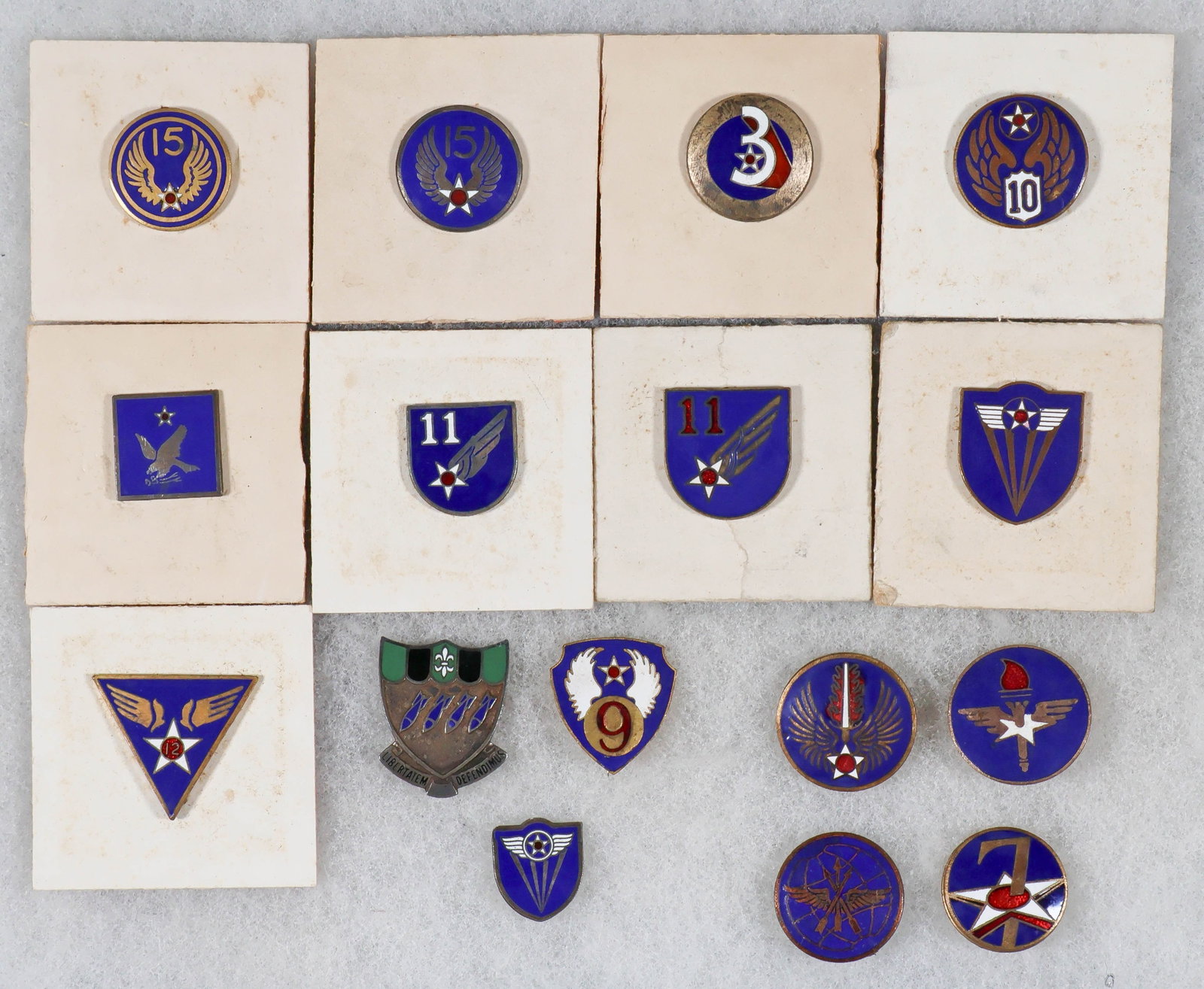 VINTAGE ARMY AIR FORCE D.U.I. PINS (16) (1 of 7)