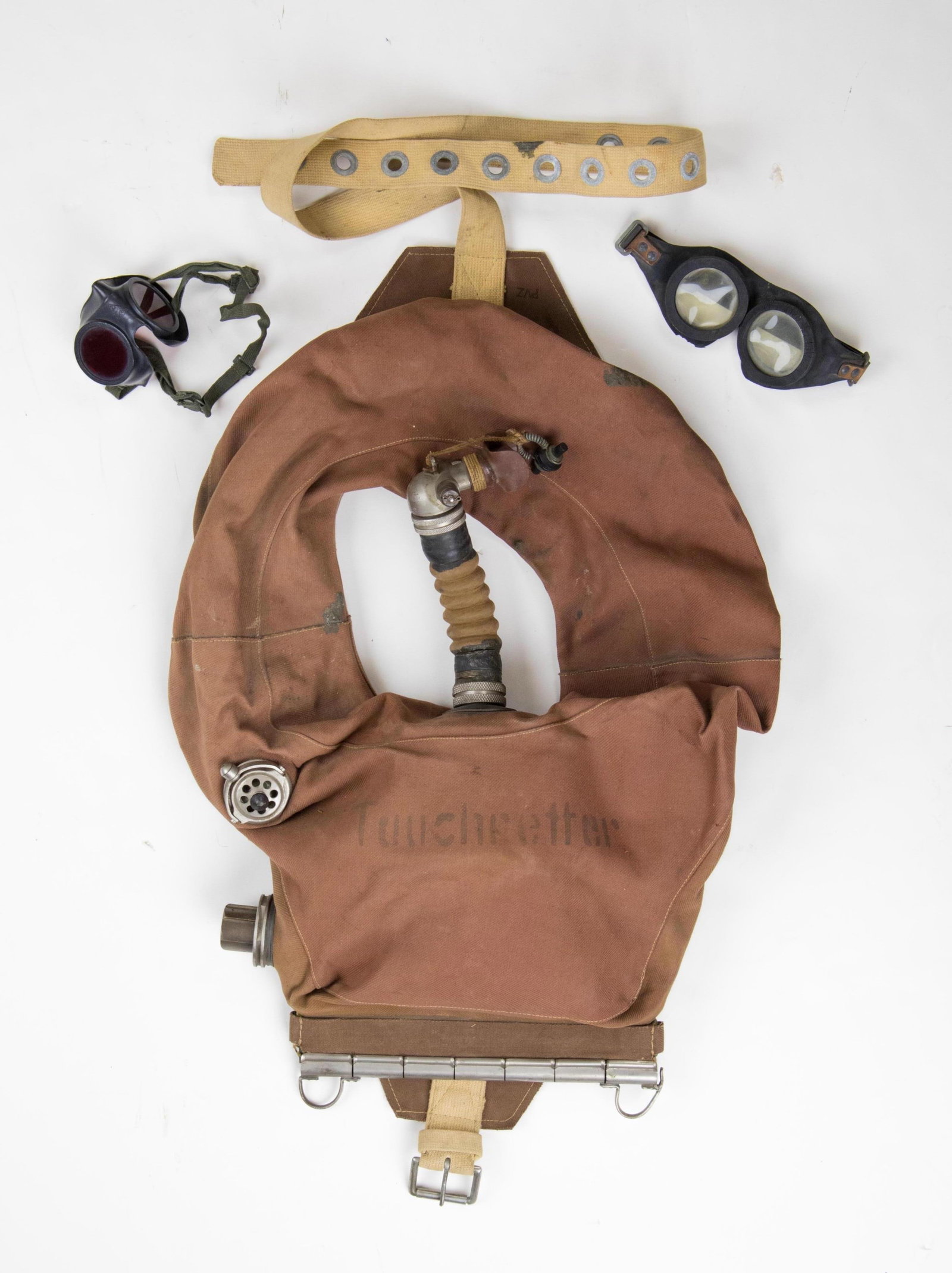 GERMAN U-BOAT EMERGENCY ESCAPE BREATHING APPARATUS (1 of 12)