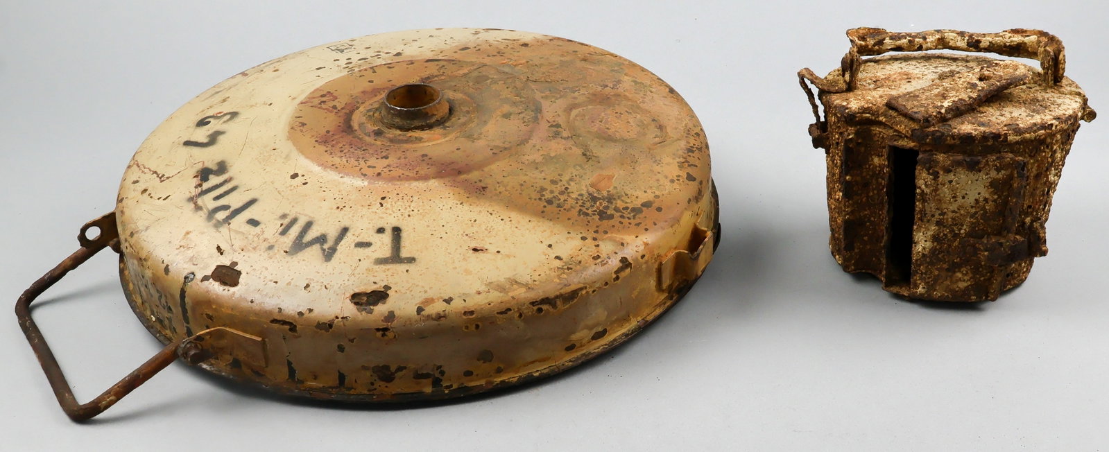 GERMAN TELLER ANTI-TANK MINE / MG34/42 DRUM RELICS (2) (1 of 8)