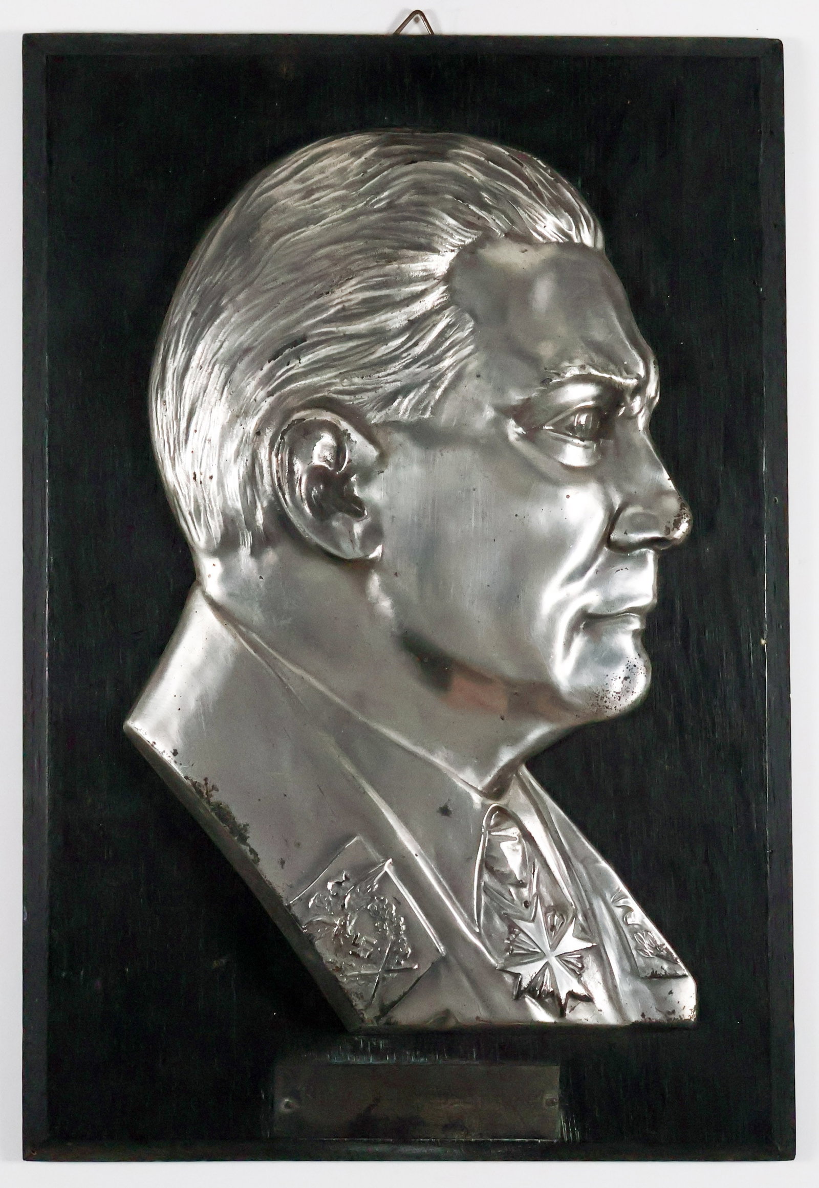 HERMANN GORING SHOOTING AWARD: An attractive wall plaque, 8.75 in. x 13 in., bearing a silver-plated bust of Hermann Goring wearing his Pour de Merite about his neck. Beneath the bust is a simple plaque reading ‘Best Day