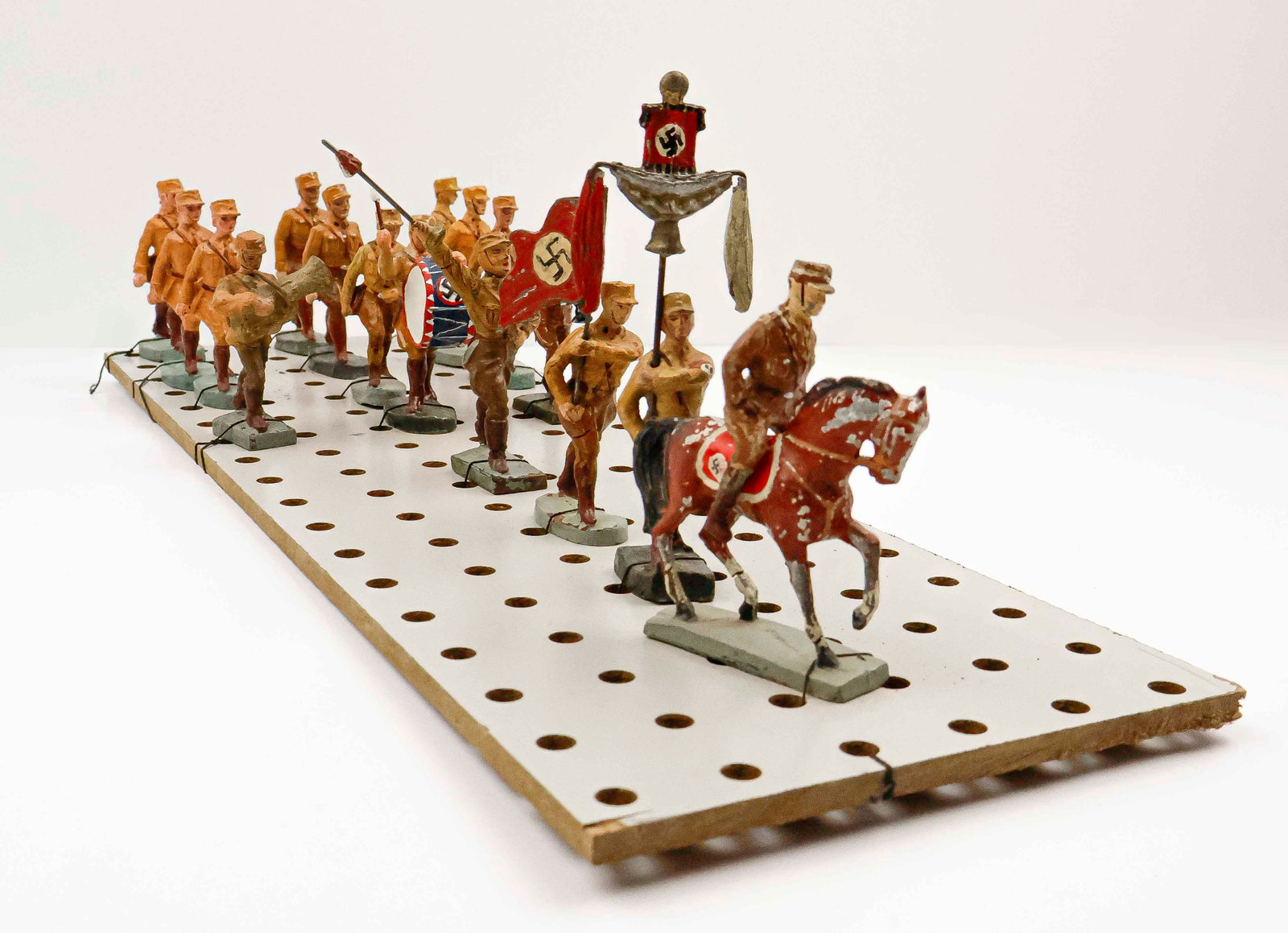SA STORMTROOPER ‘ELASTOLIN’ SOLDIERS - 2