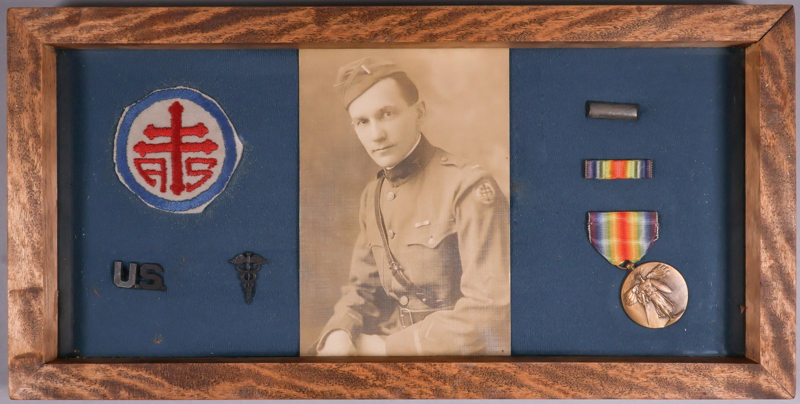 MEDICAL UNIT LIEUTENANT'S GROUPING (1 of 4)
