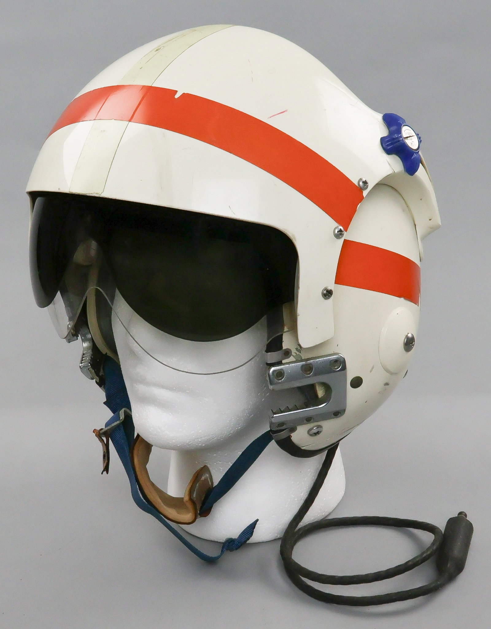 VIETNAM ERA US NAVY APH-6C FLIGHT HELMET (1 of 12)